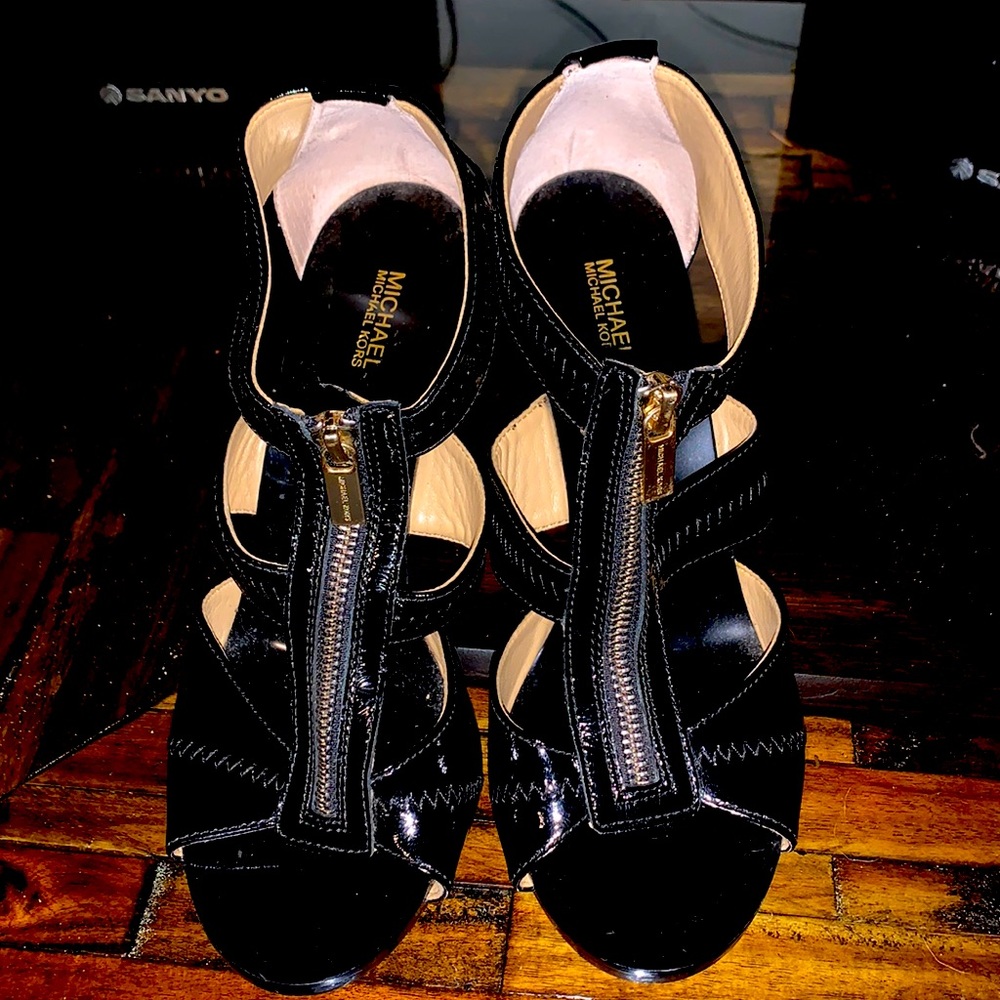 Women’s High Heal Zippered Sandal